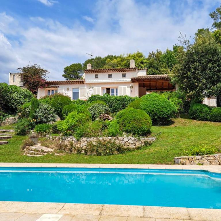 Maison Golf Piscine privée Jardin CLIM Terrasse Sécurisé - BENAKEY - Maison 3 Chambres - 1