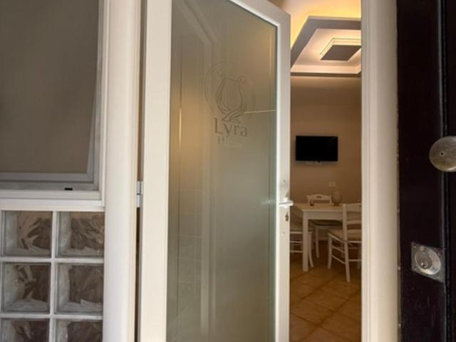 Lyra Home - One-Bedroom House - 1