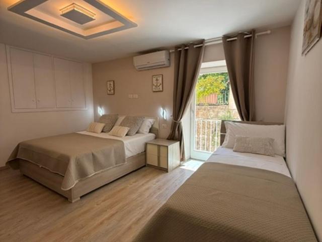 Lyra Home - One-Bedroom House - 2
