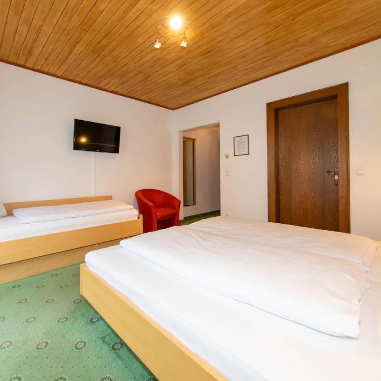 Pension Mozart by AlpenTravel - Basic Dreibettzimmer - 5