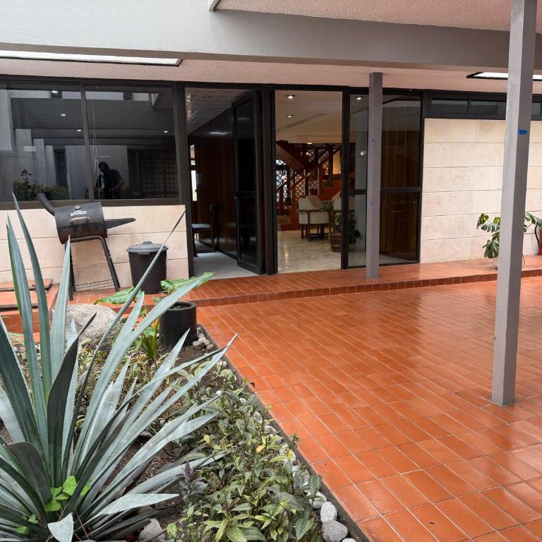 Casa Santa Mónica - Three-Bedroom House - 10