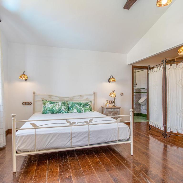 Milenial Immo - Luxury Canal Villa with Private Mooring - Villa - 71