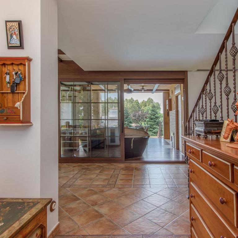 Milenial Immo - Luxury Canal Villa with Private Mooring - Villa - 72