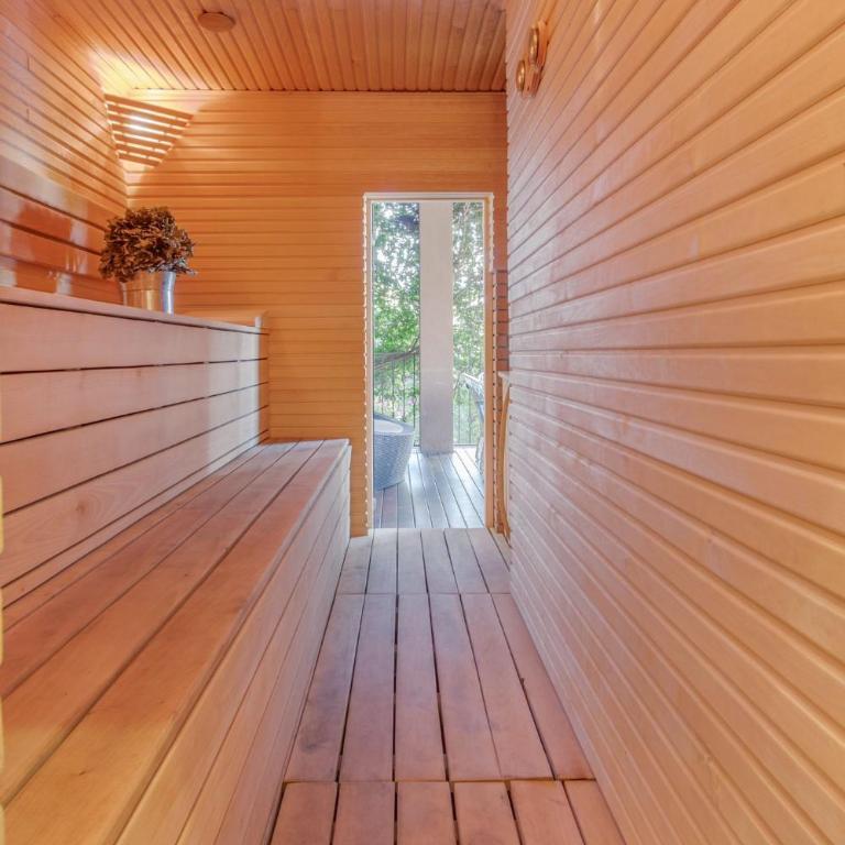 Milenial Immo - Luxury Canal Villa with Private Mooring - Villa - 37