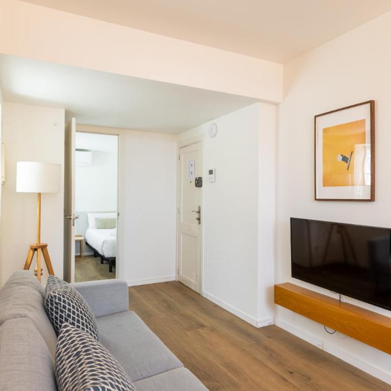 Decô Apartments Barcelona-Eixample - Two-Bedroom Penthouse Apartment - 12
