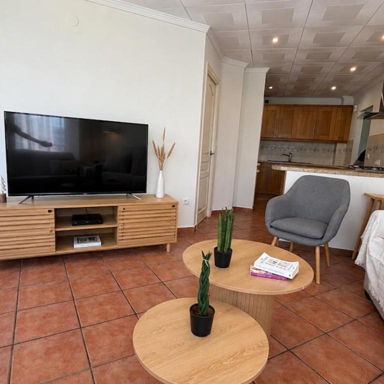 Bright, renovated apartment 200 m from the beach - Apartamento - 5
