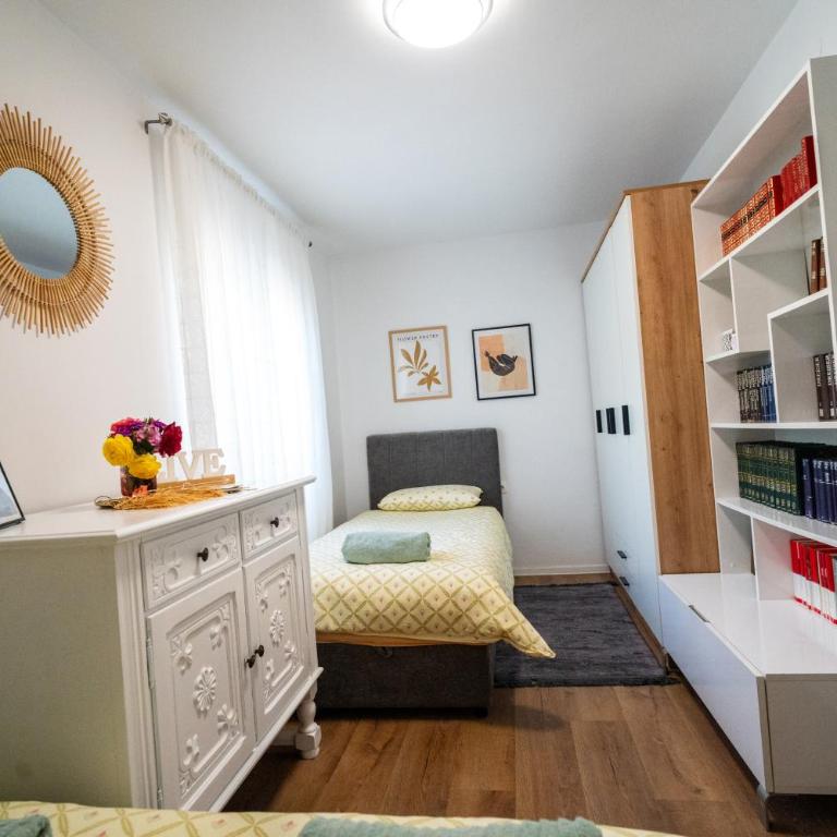 Villa Bella - Two-Bedroom House - 12