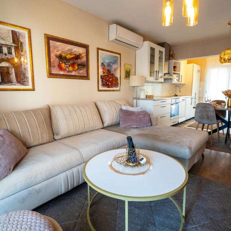 Villa Bella - Two-Bedroom House - 16