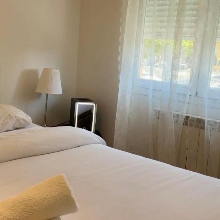 Pisos Baraja Gl - Three-Bedroom Apartment - 3