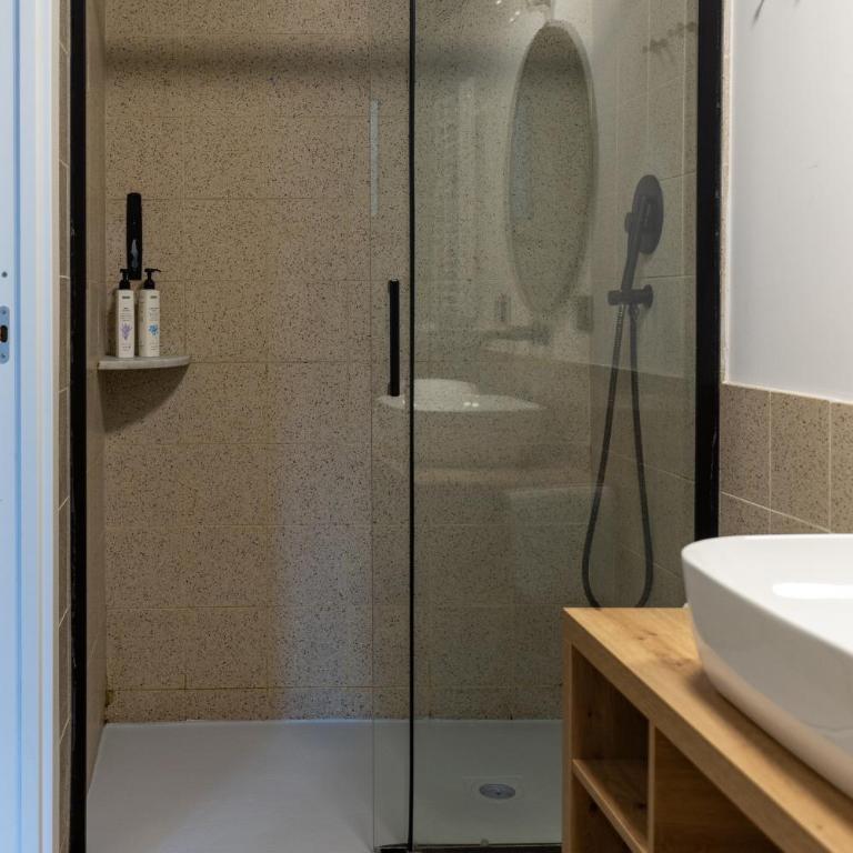 San Pietro Panoramic Suites with terrace & Rooms - Le Terrazze del Duca - Camera Tripla - 13