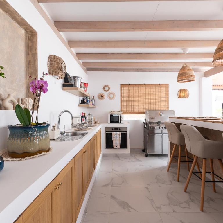 Cosy beach side villa near best sandy beach - Villa - 4