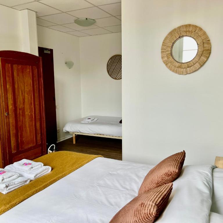 Le Grand Refuge - Chambre 21 - 3 personnes - Chambre Familiale avec Salle de Bains - 15