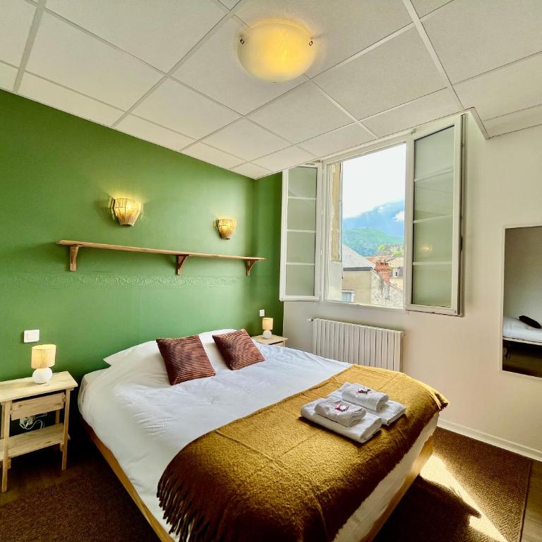 Le Grand Refuge - Chambre 21 - 3 personnes - Chambre Familiale avec Salle de Bains - 5