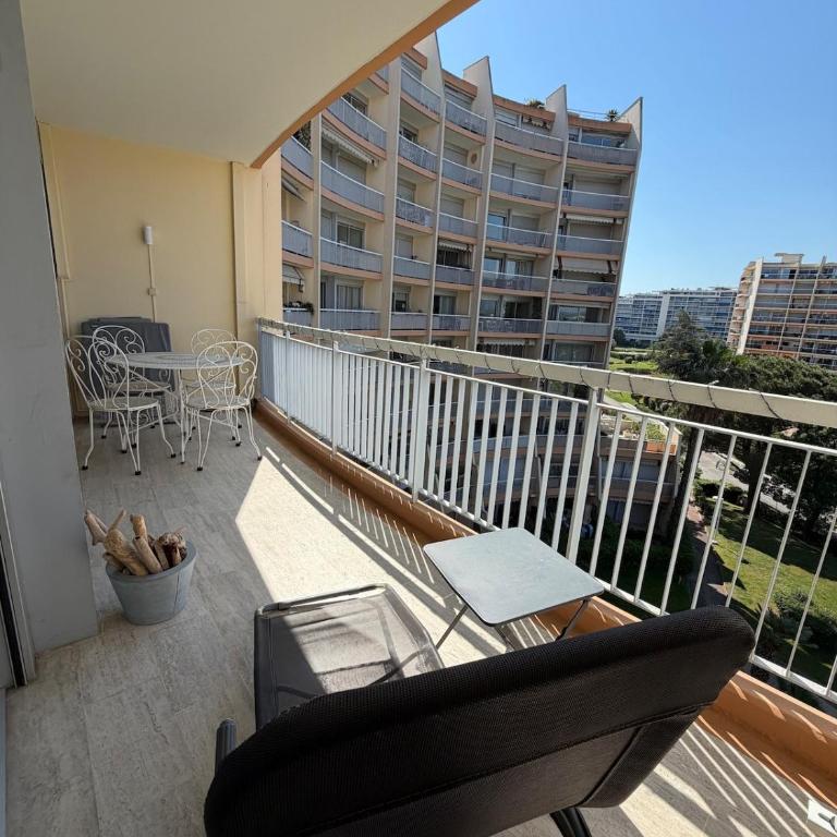 Beautiful apartment in Jean Bart air conditioning swimming pool - Apartment mit 1 Schlafzimmer - 5