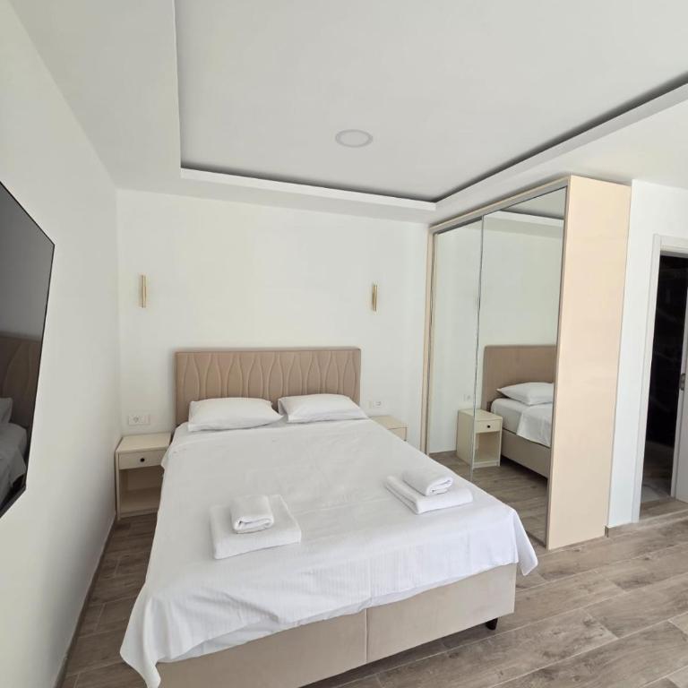 Luxury Studio with Sea View & Heated Pool - One-Bedroom Apartment - 8