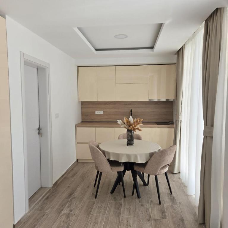 Luxury Studio with Sea View & Heated Pool - One-Bedroom Apartment - 9
