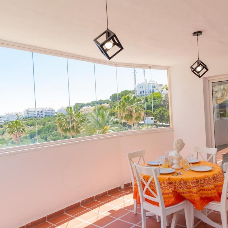 Bright Coastal Apartment with Pool and Parking - Apartamento de 2 dormitorios - 25