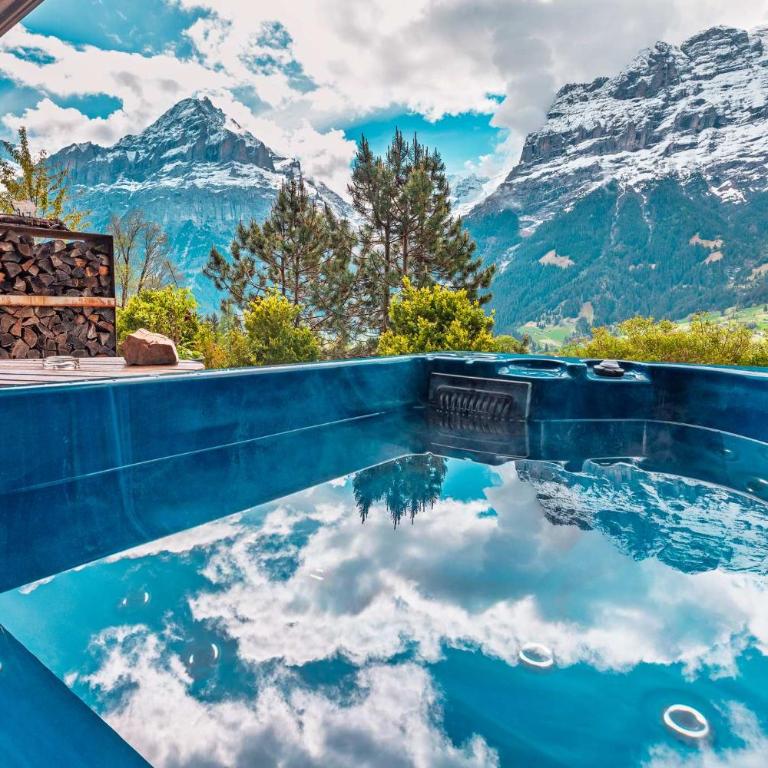 Surfers Sunset Spa with Jacuzzi & Panoramic Terrace - Apartment - 2