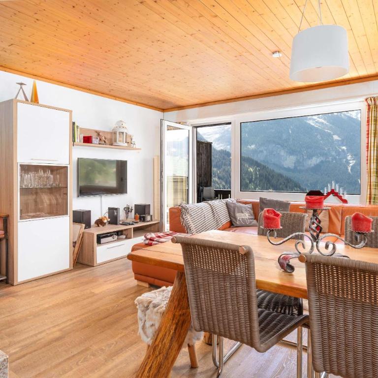Mountain View Apartment in Grindelwald - Apartment - 1