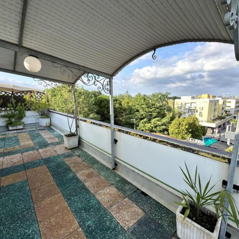 Central attic with large furnished terrace - Apartment - 1