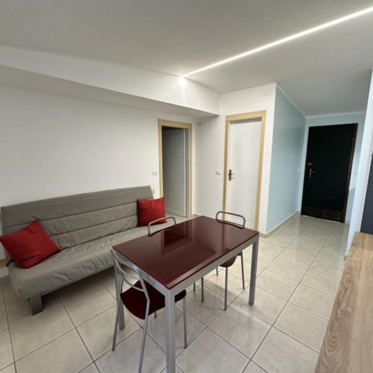 Central attic with large furnished terrace - Apartment - 6