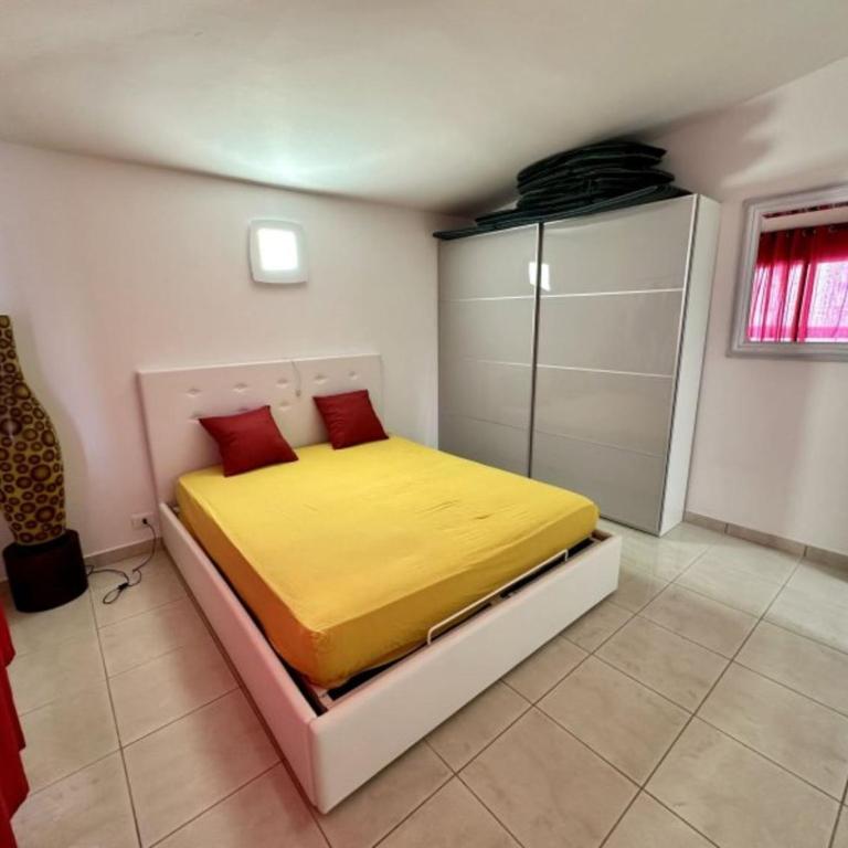 Central attic with large furnished terrace - Apartment - 7