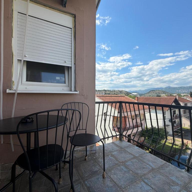 1-Bedroom apartment with mountain view and free parking - One-Bedroom Apartment - 17