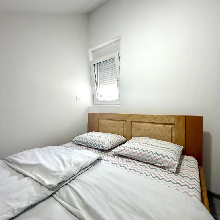 1-Bedroom apartment with mountain view and free parking - One-Bedroom Apartment - 1