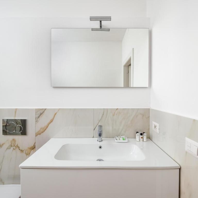 Marano Apartment - Bright 3 Bedrooms in the Center - Three-Bedroom Apartment - 45