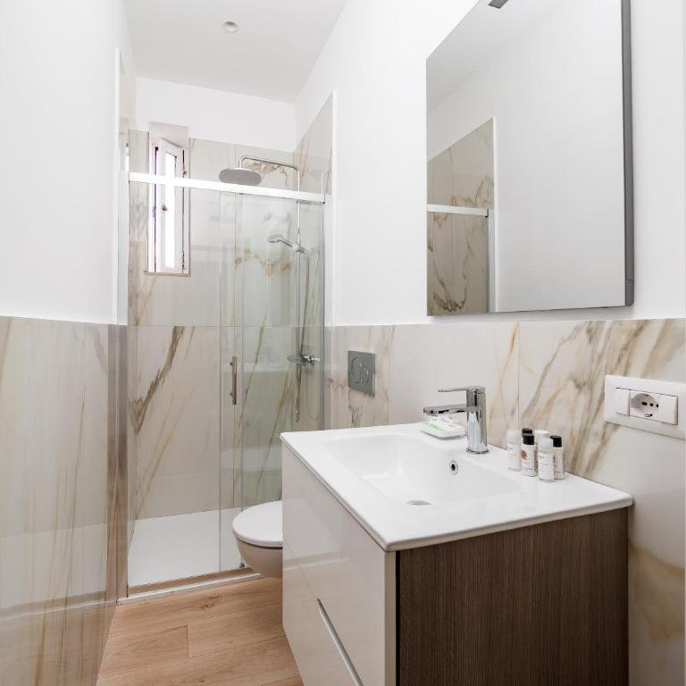 Marano Apartment - Bright 3 Bedrooms in the Center - Three-Bedroom Apartment - 9