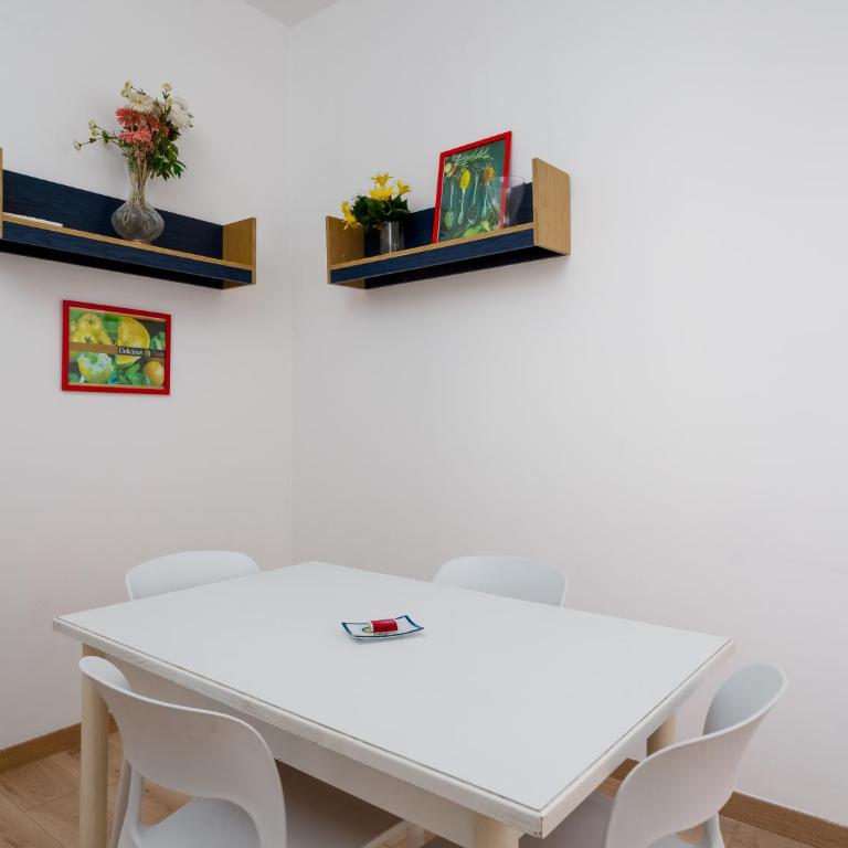 Marano Apartment - Bright 3 Bedrooms in the Center - Three-Bedroom Apartment - 50