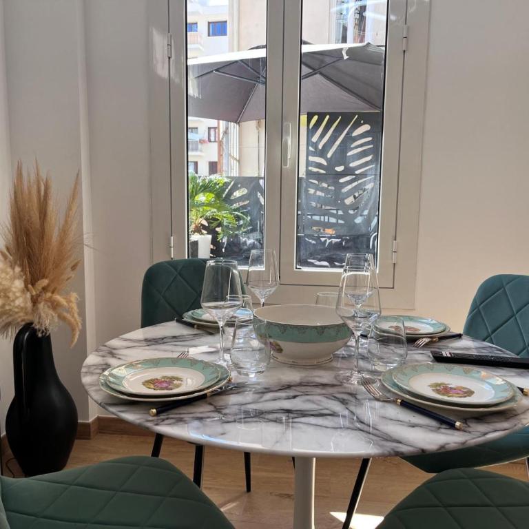 Appartement terrasse 4 à 6 personnes haut de gamme Nice Port, Riquier - Appartement 2 Chambres avec Terrasse - 4