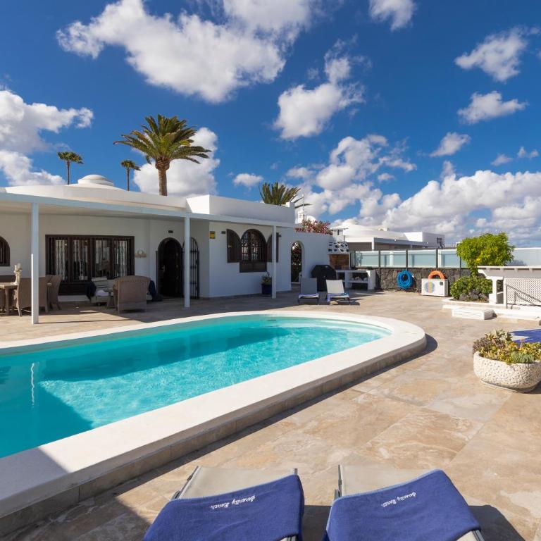 Serenity Beach - Three-Bedroom Villa - 1