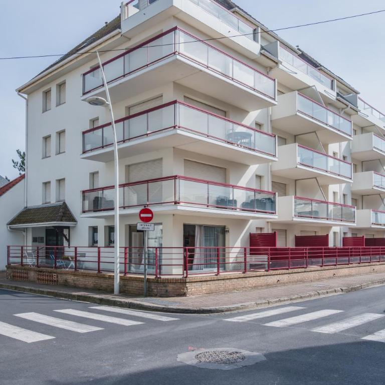 La Source - One-Bedroom Apartment - 4