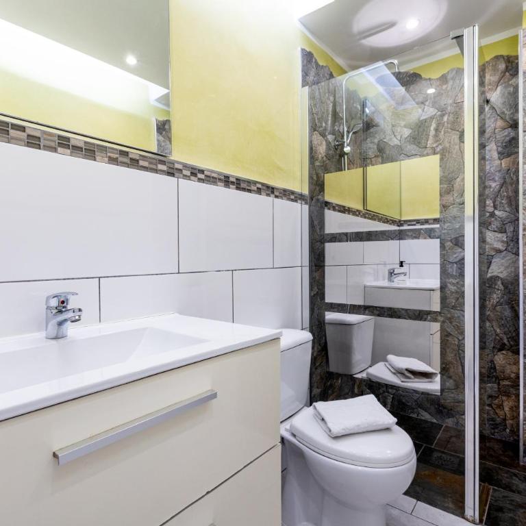 Playa Honda 311, heart of Las Americas, pool view - One-Bedroom Apartment with Balcony - 17