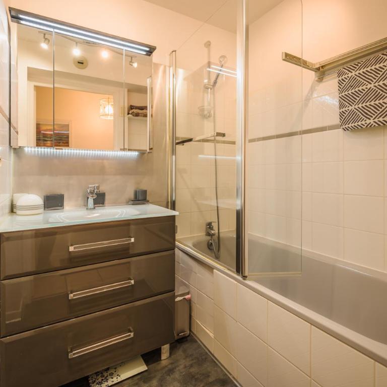 La Source - One-Bedroom Apartment - 9