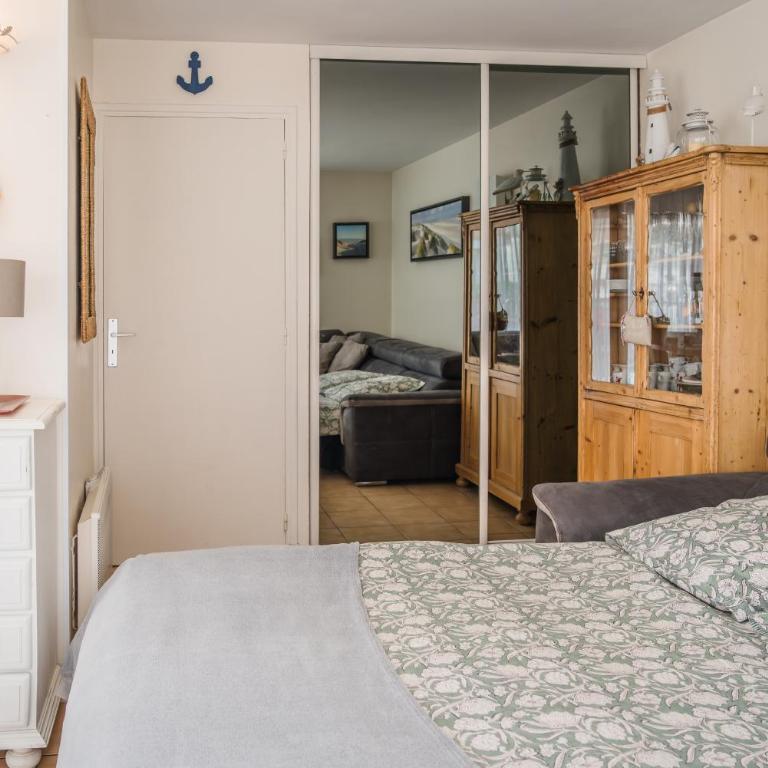 La Source - One-Bedroom Apartment - 12