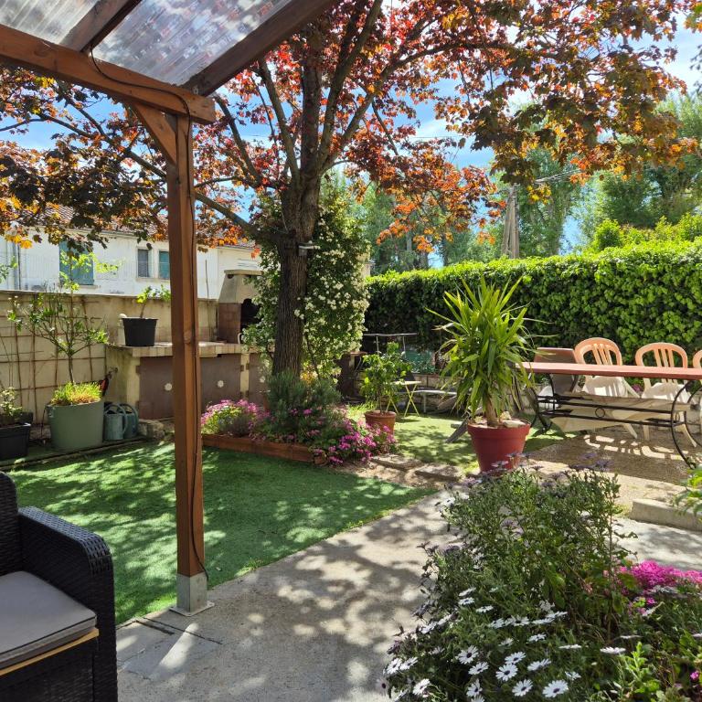 Grande maison avec 5 chambres et jardin - Haus mit 5 Schlafzimmern - 33
