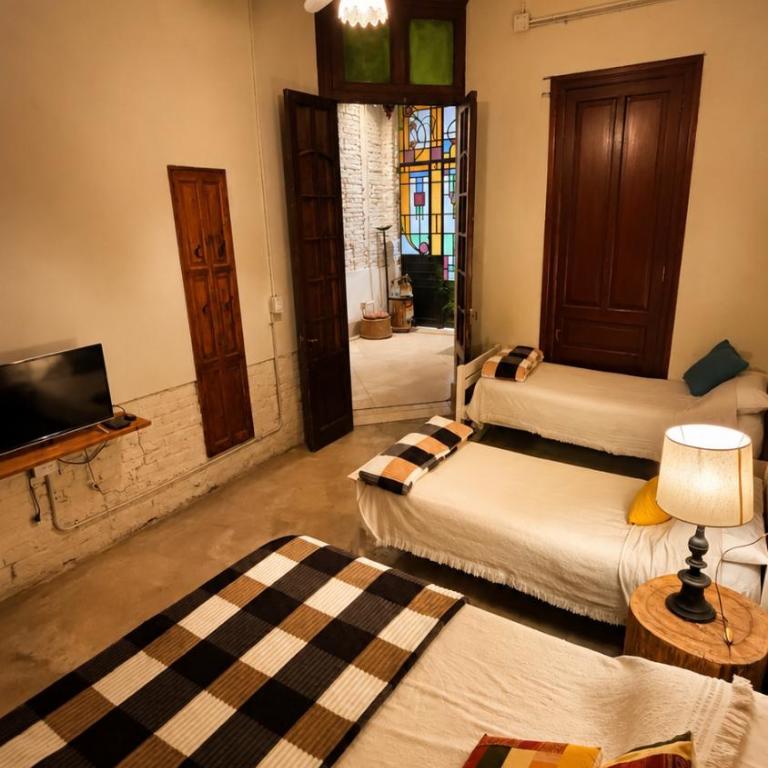 A la Gurda Hostel - Barrio Sur - Habitación Cuádruple Confort - 3