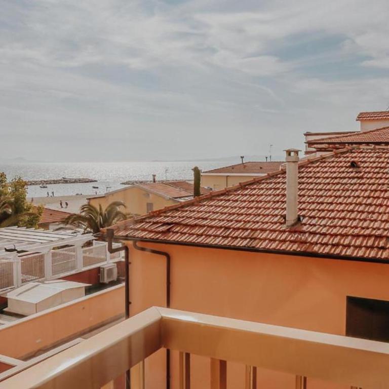 Lampada di Aladino - Camera Matrimoniale/Doppia con Letti Singoli con Vista Città - 2