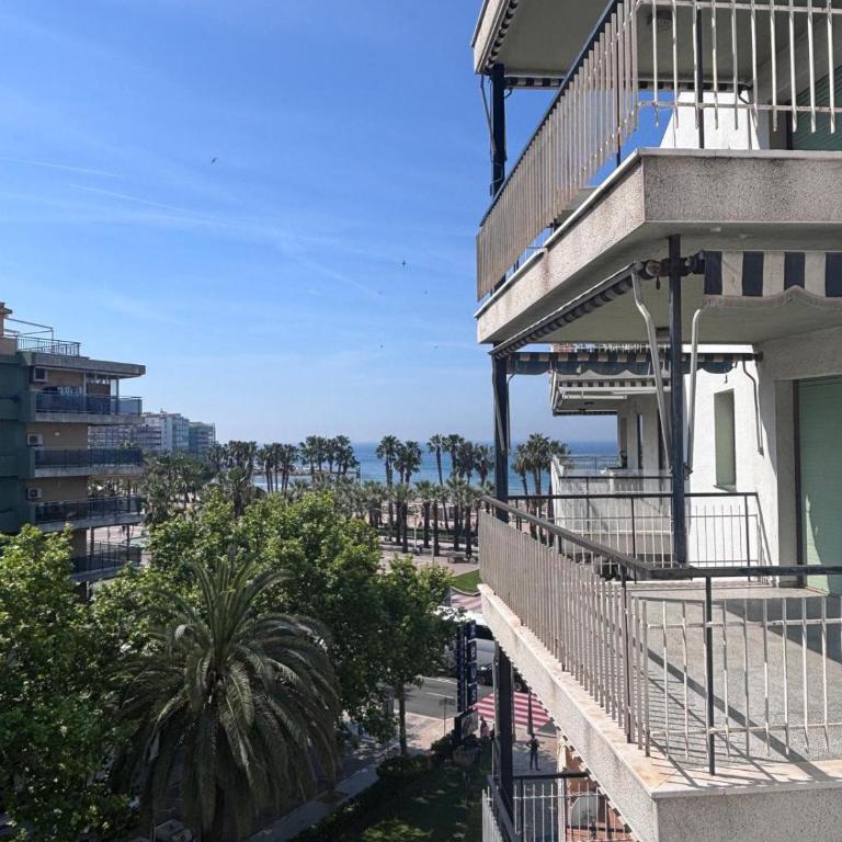 Auriga side view - Apartment with View - 1