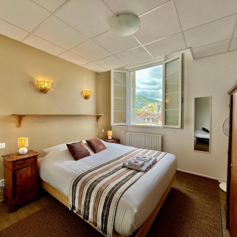 Le Grand Refuge - Chambre 31 - 3 personnes - Chambre Familiale avec Salle de Bains - 5
