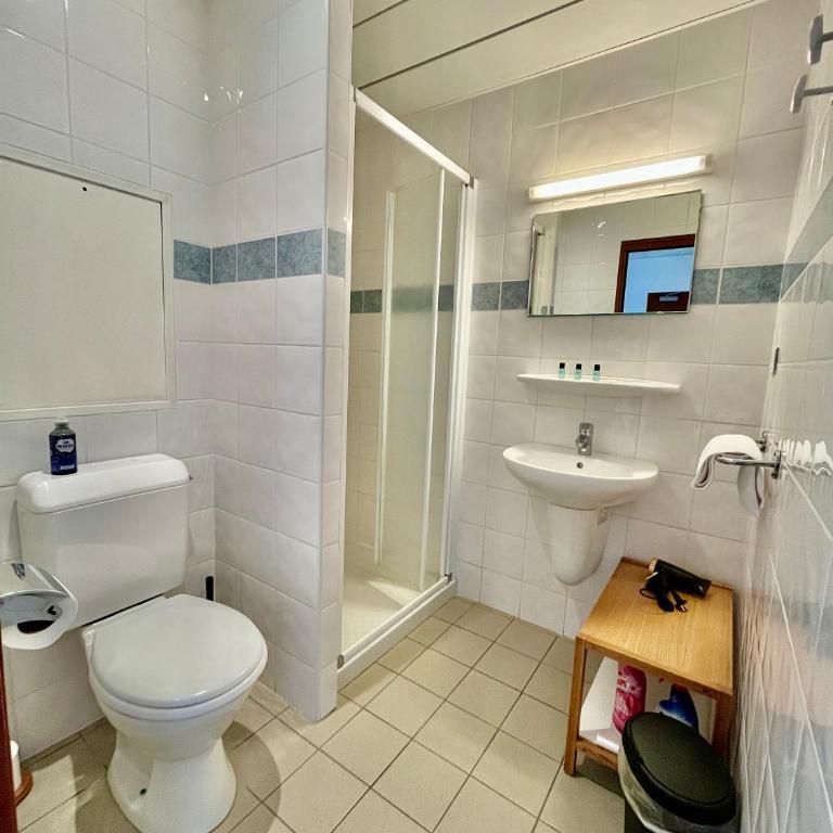 Le Grand Refuge - Chambre 31 - 3 personnes - Chambre Familiale avec Salle de Bains - 13