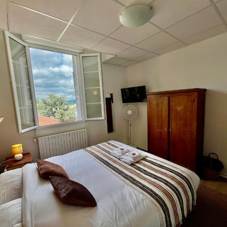 Le Grand Refuge - Chambre 31 - 3 personnes - Chambre Familiale avec Salle de Bains - 17