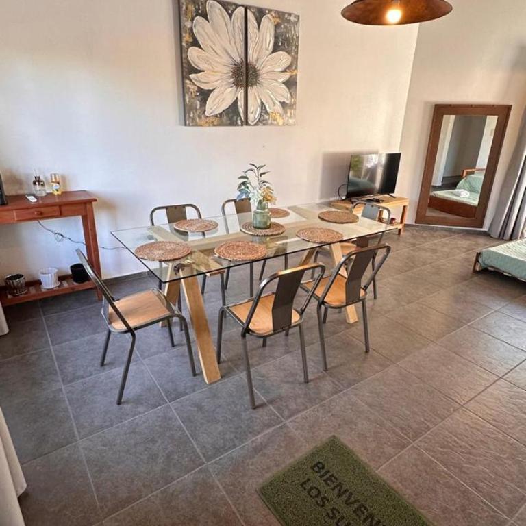 LOS SUIZOS SUITES - Aeropuerto Internacional, Universidad Siglo 21 y Blas Pascal, Sanatorio Allende y Hospital Privado, Estadio Kempes y Chateu, Quorum, Mujer Urbana, Complejo Ferial Córdoba - Apartamento de 2 dormitorios - 2