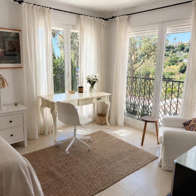 Luminoso apartamento con piscina y terraza en Benalmádena - Apartamento de 2 dormitorios con terraza - 8