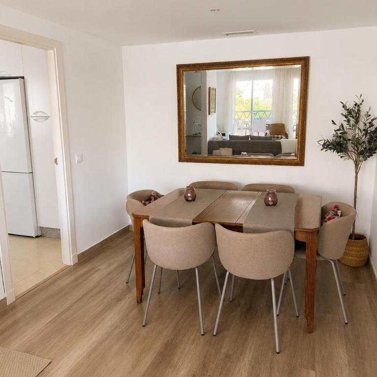 Luminoso apartamento con piscina y terraza en Benalmádena - Apartamento de 2 dormitorios con terraza - 7
