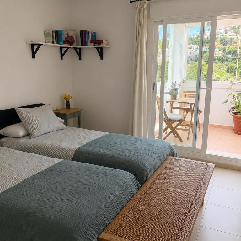Luminoso apartamento con piscina y terraza en Benalmádena - Apartamento de 2 dormitorios con terraza - 4