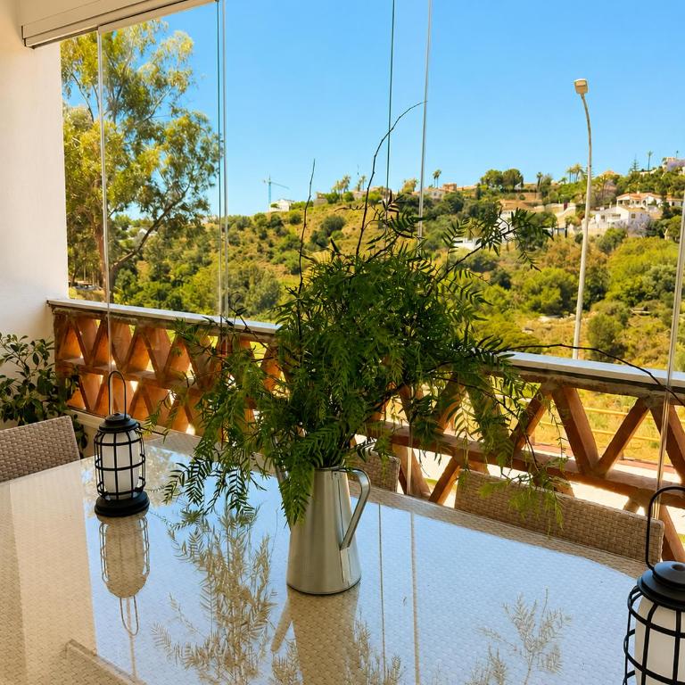 Luminoso apartamento con piscina y terraza en Benalmádena - Apartamento de 2 dormitorios con terraza - 14