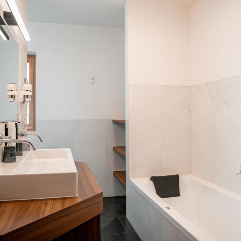 Panoramahotel Watles - Deluxe Double Room with Balcony - 1